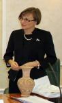 Член Совета Федерации Людмила Николаевна Бокова поблагодарила школьницу за Дагестана Патимат Ибрагимову за подарок